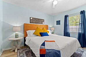 2 slaapkamers, een strijkplank/strijkijzer, reisbedje, wifi