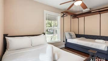 2 Schlafzimmer, Schreibtisch, Bügeleisen/Bügelbrett, kostenloses WLAN