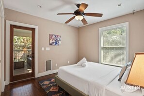 2 bedrooms, desk, iron/ironing board, free WiFi