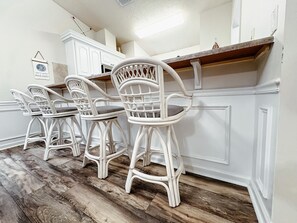 Dining - Charming Beach House- 3bd/2bath with Fenced Backyard (Panama City Beach)
