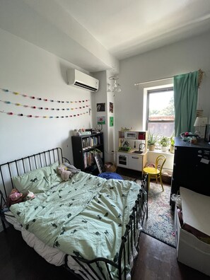 2 bedrooms, desk, travel crib, WiFi