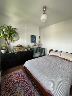 2 bedrooms, desk, travel crib, WiFi