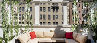 Gorgeous, One-of-a-Kind Townhouse with Roof-deck