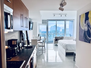 1 bedroom, desk, iron/ironing board, travel crib - Perfect Studio 5 Icon Brickell Pool spa gym View (Miami)