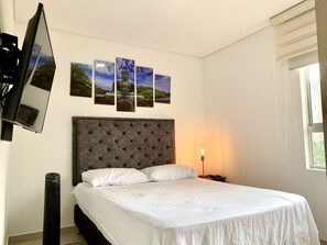 2 bedrooms, desk, iron/ironing board, free WiFi - CE2606. Beautifull Apartment and Parking, central, beautiful view of the countryside (Sabaneta)