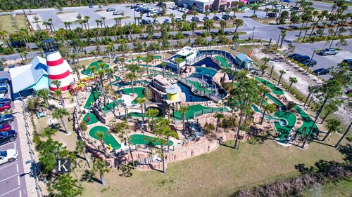 Orange Beach home with large pool, EV Charger, bikes included, plus Mini Golf nearby