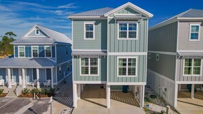 Exterior - Orange Beach home with large pool, EV Charger, bikes included, plus Mini Golf nearby (Orange Beach)