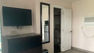 Standard Room, 1 Bedroom, Smoking | Premium bedding, bed sheets