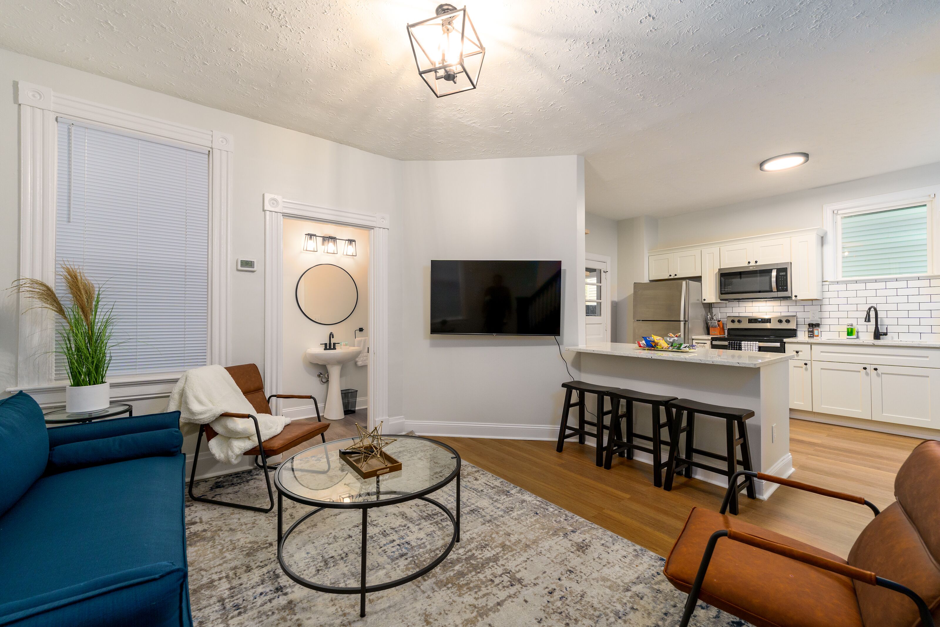Remodeled 3BR/2B house in the Heart of Mt. Lookout Square!