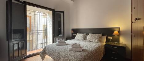 1 chambre, fer et planche à repasser, accès Internet, draps fournis