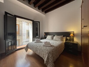 1 bedroom, iron/ironing board, Internet, bed sheets - Aljibe - Toledo Center with Swimming Pool (Toledo)