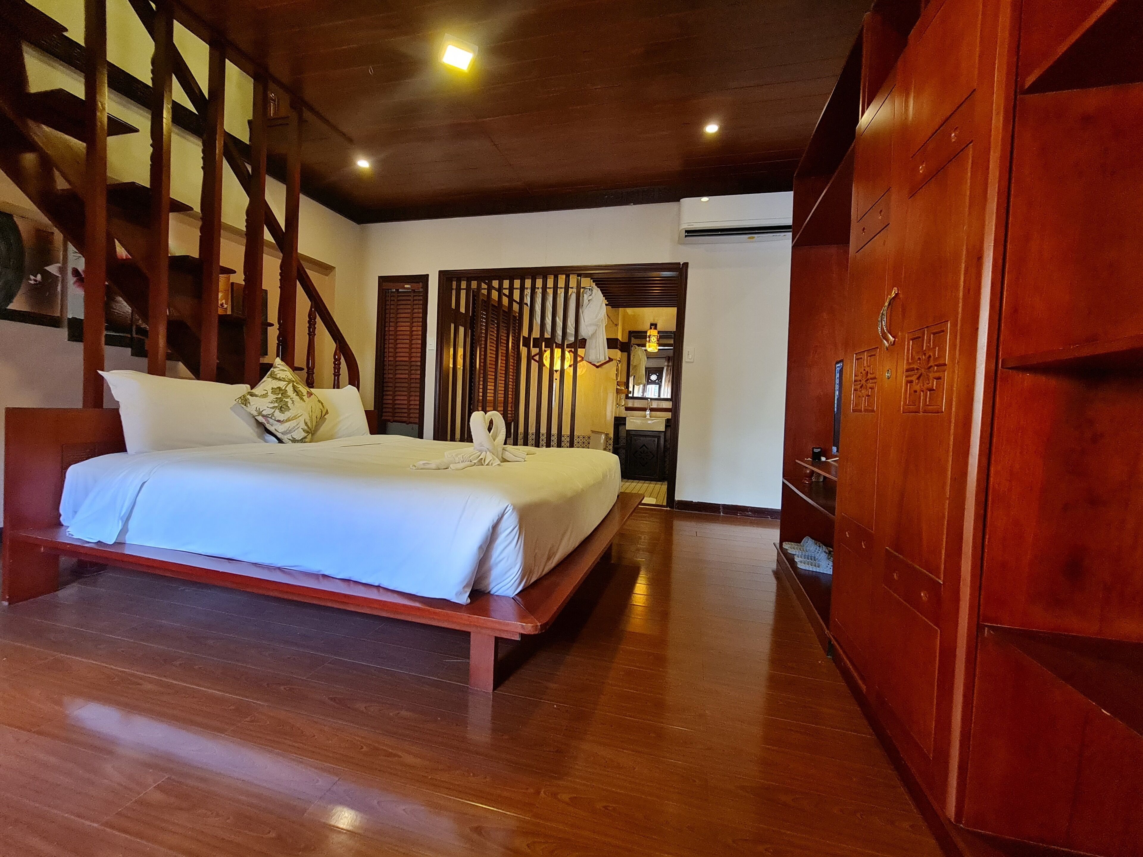 Photo - Long Life Riverside Hotel