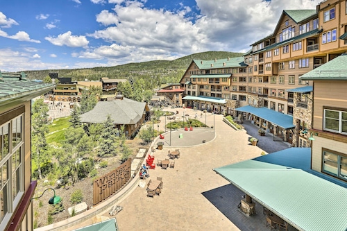 Winter Park Condo w/ Mountain Views + Hot Tub