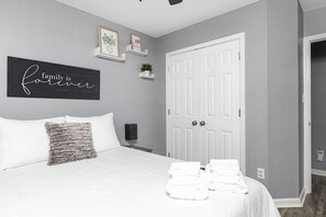 3 chambres, bureau, fer et planche à repasser, Wi-Fi gratuit