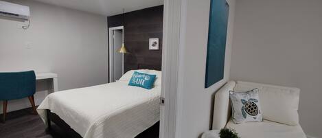 1 bedroom, desk, WiFi, bed sheets