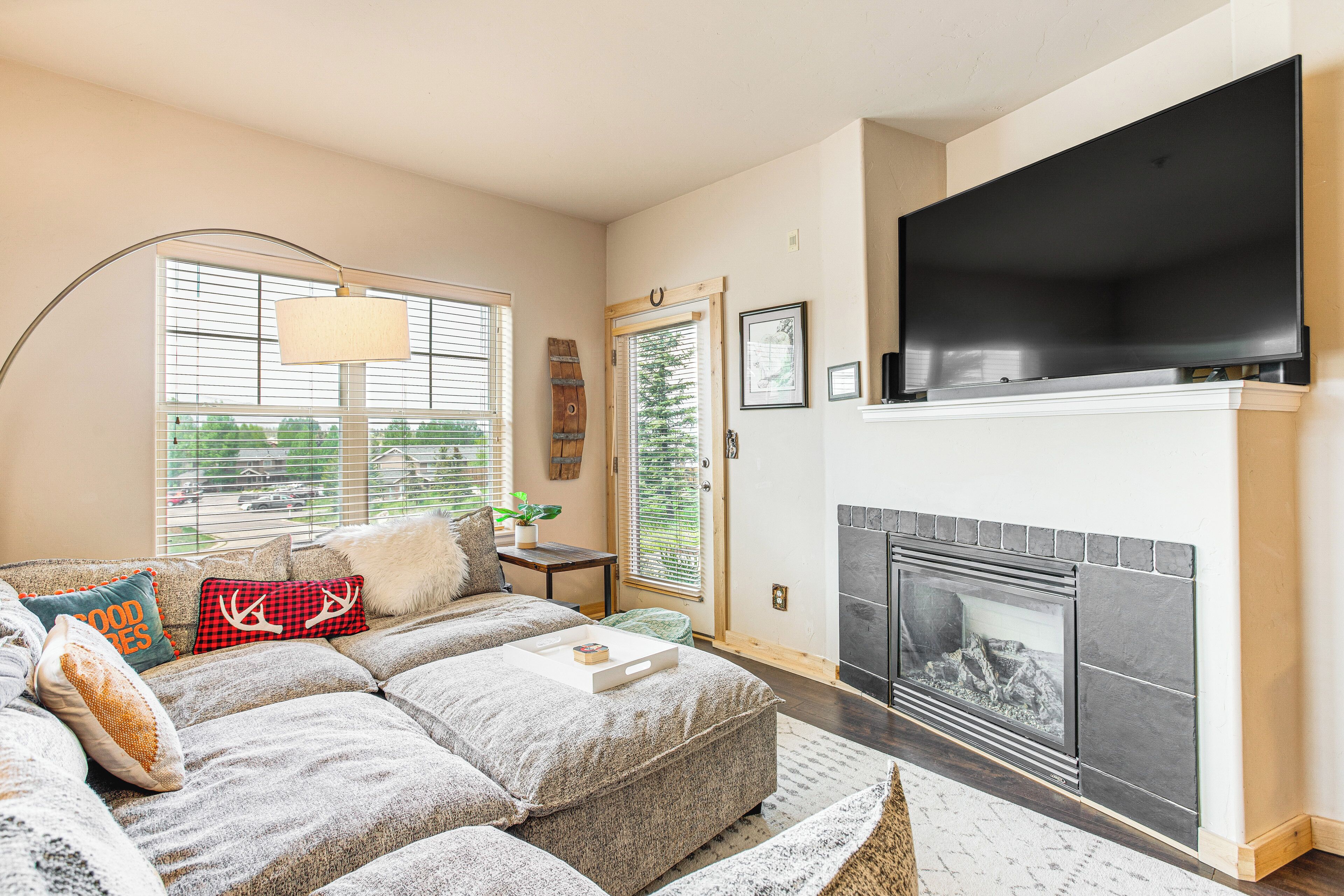 TV, fireplace, stereo