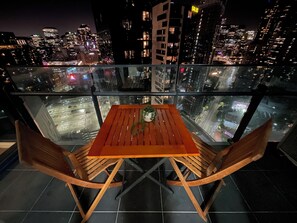 Balcony - Mega Style Apartments Mainpoint (Southbank)