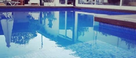Piscine extérieure, piscine chauffée