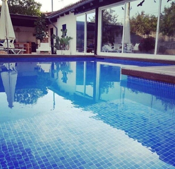 Piscine extérieure, piscine chauffée