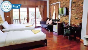 1 bedroom, desk, WiFi, bed sheets