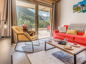 TV - Luxury apartment, 4 rooms, 8 people, large terrace, Champagny-en-Vanoise (Champagny-en-Vanoise)