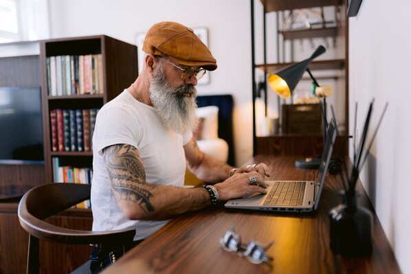 In-room business centre - Utopian - Design Suites Porto (Porto)