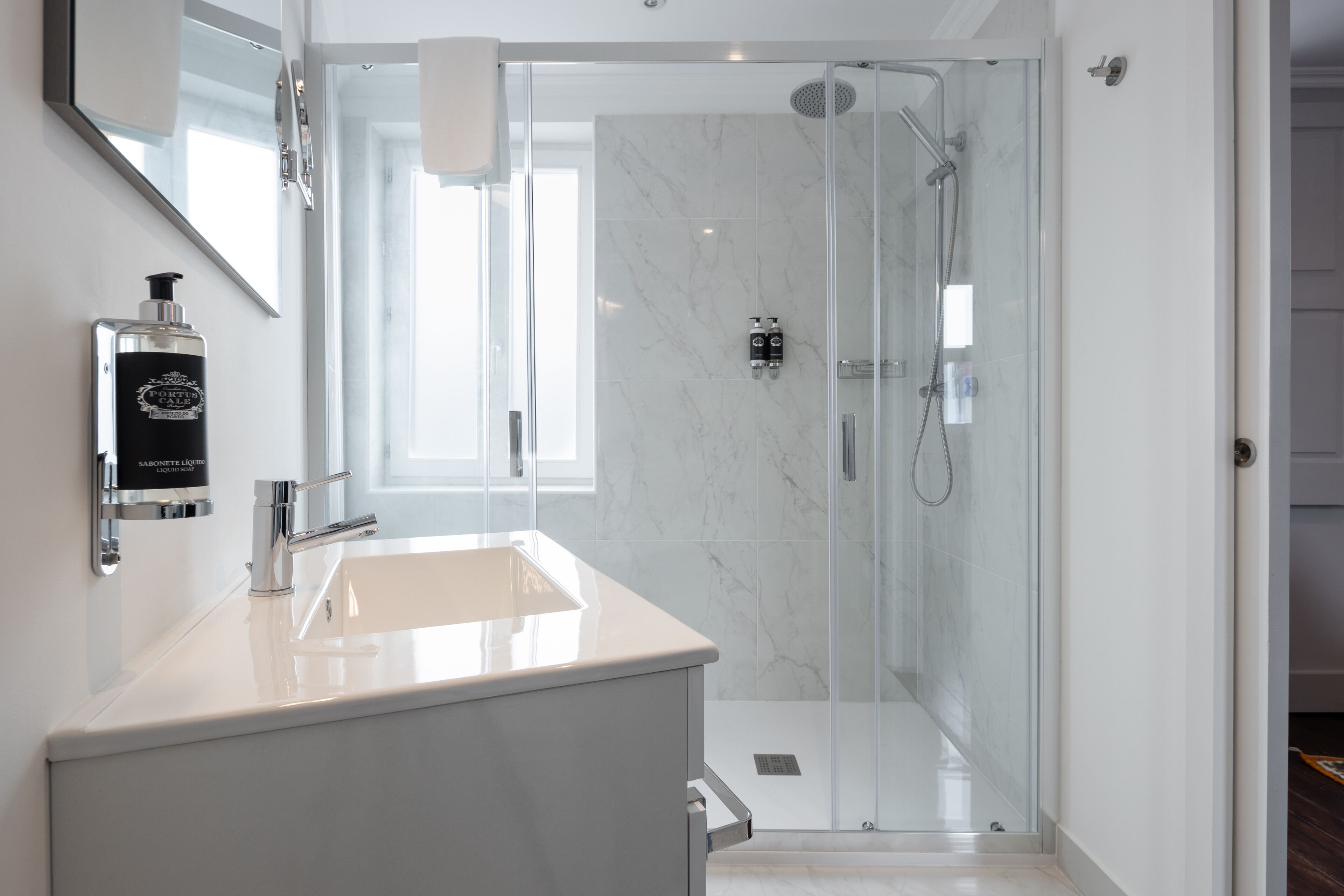 Photo - Utopian - Design Suites Porto