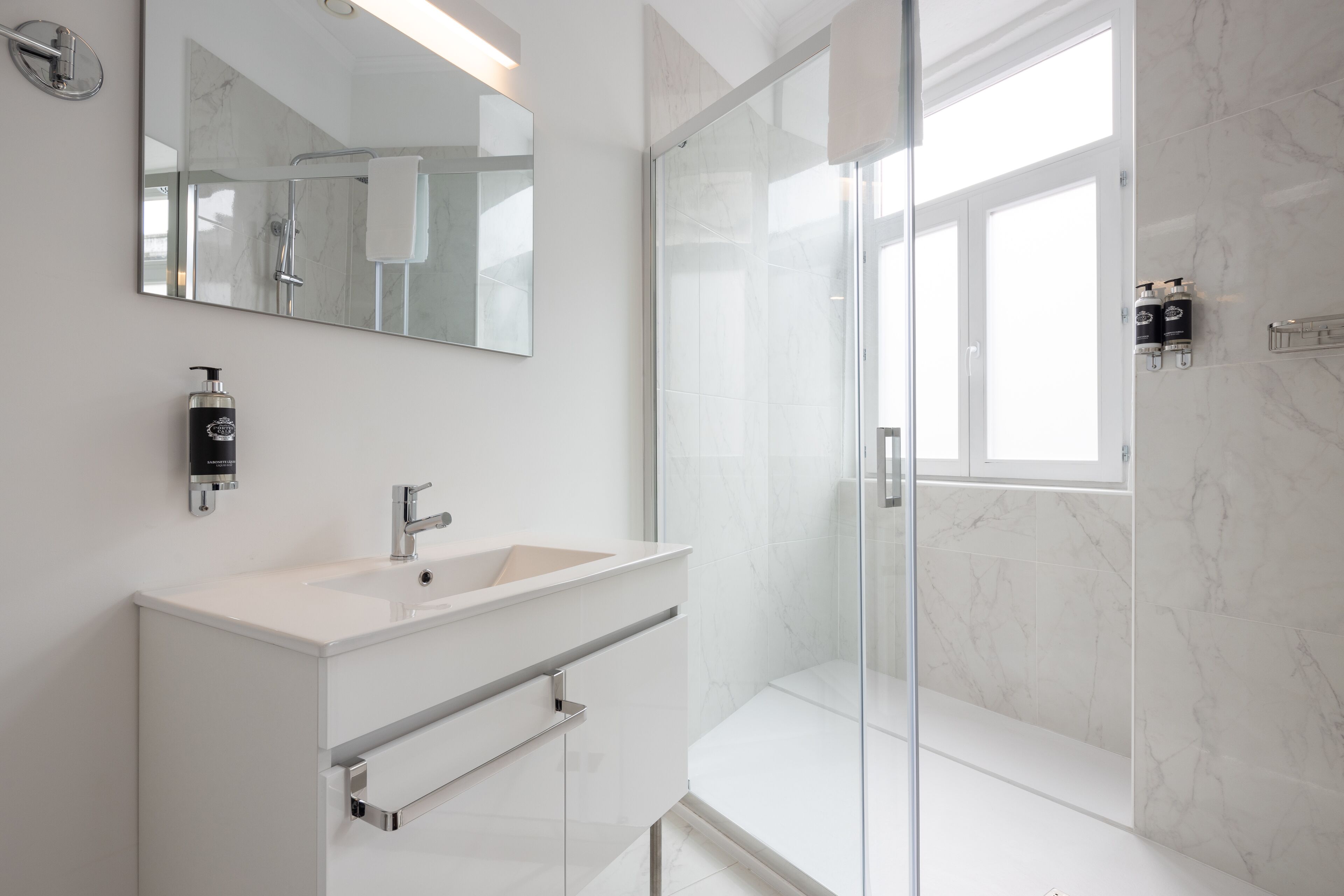 Foto - Utopian - Design Suites Porto - Free Minibar