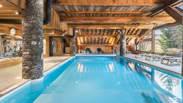 Unclassified image, 1 of 17, button - Modern Duplex in Méribel Village, ski-in/ski-out access and pool (Méribel)