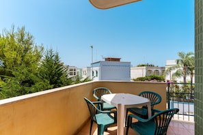 Basic Apartment | Balcony