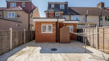 Studio, 1 Queen Bed | Exterior