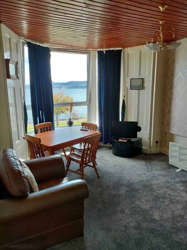 Apartment, Multiple Beds | Living room