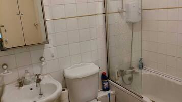 Apartment, Multiple Beds | Bathroom