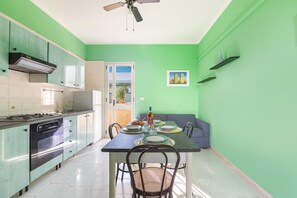 Dining tables - 2715 Baia Verde Apartments - Appartamento Ancora (Gallipoli)