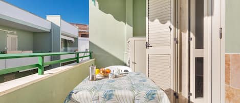 Basic Apartment | Balcony