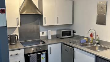 Lägenhet | Eget kök | Kylskåp, mikrovågsugn, ugn och spishäll