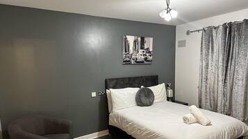 Apartment | 2 bedrooms, iron/ironing board, free WiFi, bed sheets