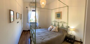 3 Schlafzimmer, Schreibtisch, BĂŒgeleisen/BĂŒgelbrett, kostenloses WLAN