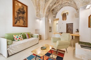 Basic Apartment | Living room | 1-inch flat-screen TV with digital channels, TV