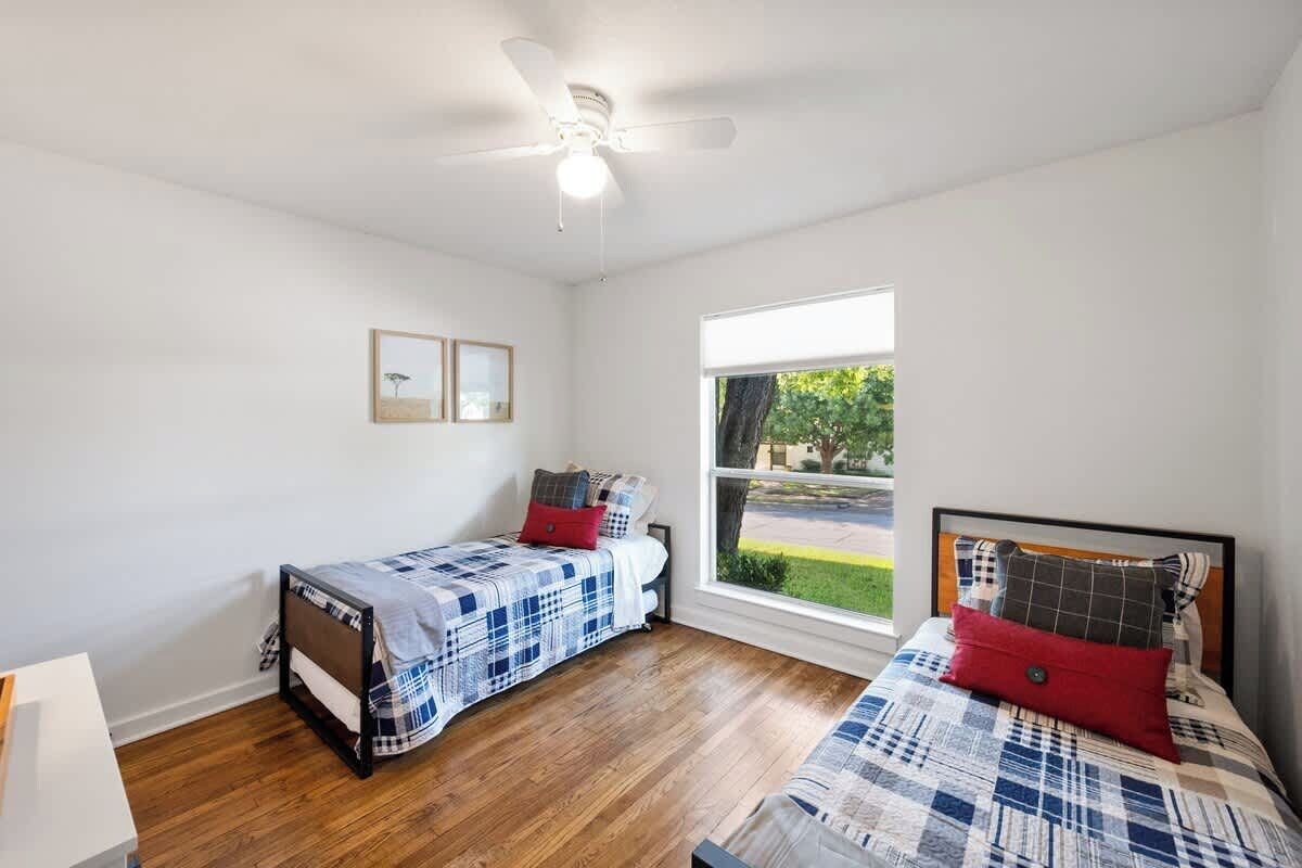 3 bedrooms, iron/ironing board, travel cot, WiFi