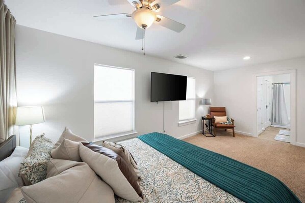 3 bedrooms, iron/ironing board, travel cot, WiFi