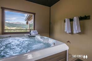 Interior - Luxury Ski In/Out ᨒ Beaverhead Condo | Hot Tub | 10 Min Walk to Resort (Big Sky)