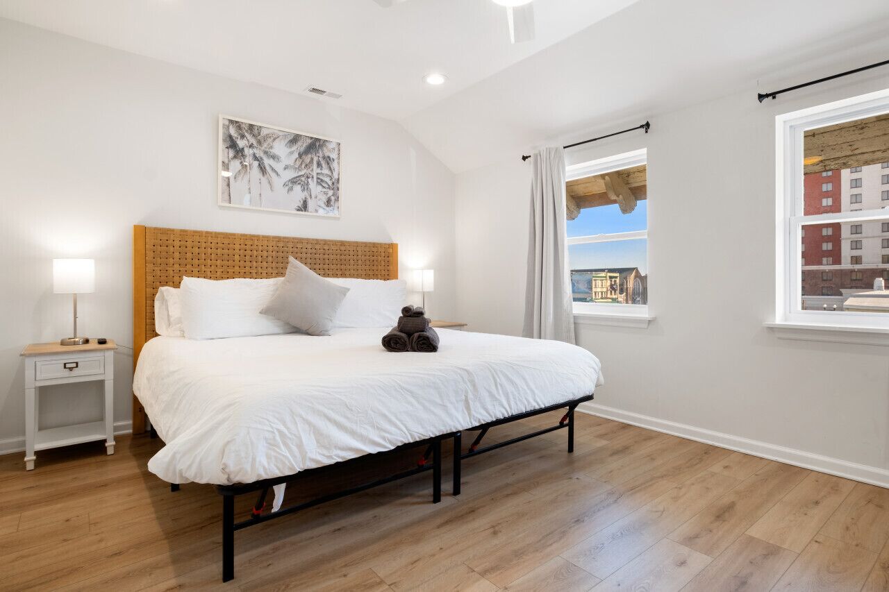 5 bedrooms, iron/ironing board, free WiFi, bed sheets