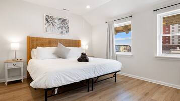 5 bedrooms, iron/ironing board, free WiFi, bed sheets