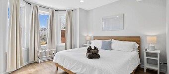 Orange Loop Beach House · Direct Beer Hall Access+ 1.5Block to Boardwalk