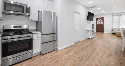 Orange Loop Beach House · Direct Beer Hall Access+ 1.5Block to Boardwalk