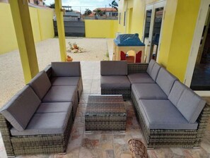 Property grounds - Beautiful & spacious villa with private pool, just  3 minutes from Eagle Beach (Noord)