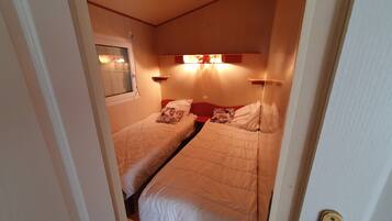 3 bedrooms, travel crib, free WiFi, wheelchair access