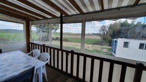 Dining - Large, quiet property (Yviers)