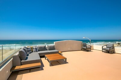 Newly Renovated Oceanfront 8BD/2 Houses w/ AC, Hot Tub, Firepit, & Huge Rooftop Deck!